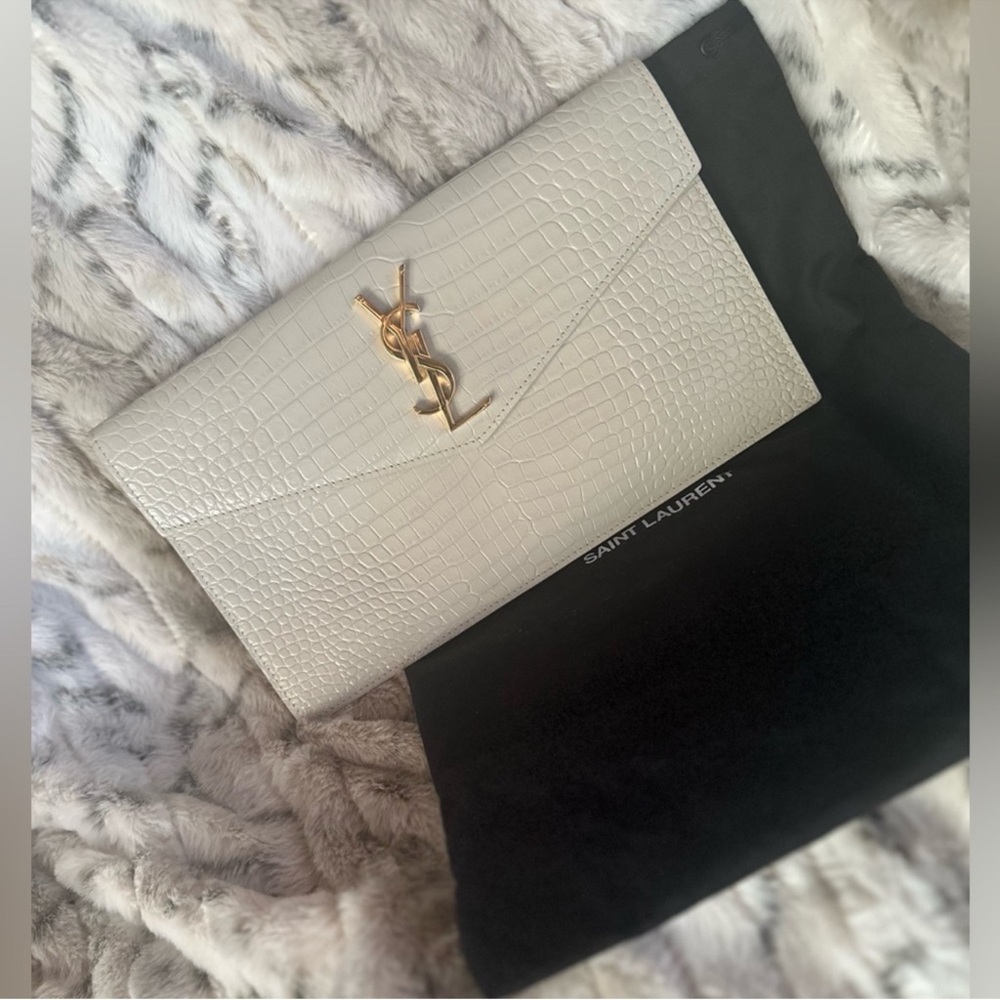 Excellent Cond YSL Cream Croc-Embossed Clutch

UPTOWN POUCH CROCODILE-EMBOSSED